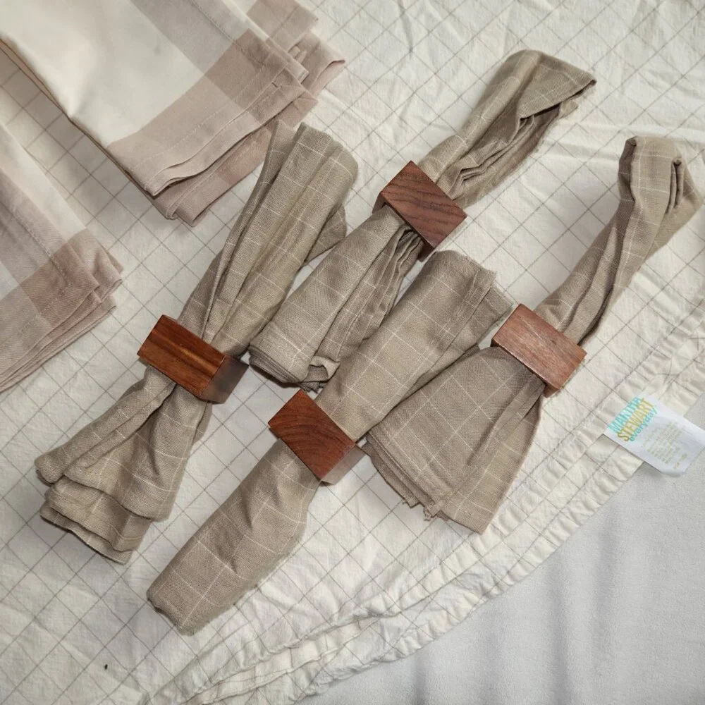 Martha Stewart Round Tablecloth + 8 Cloth Napkins + 4 Wooden Napkin Holders